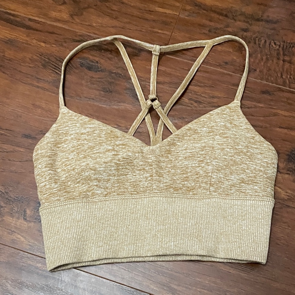 NWOT alo yoga sport’s bra size XS with pads